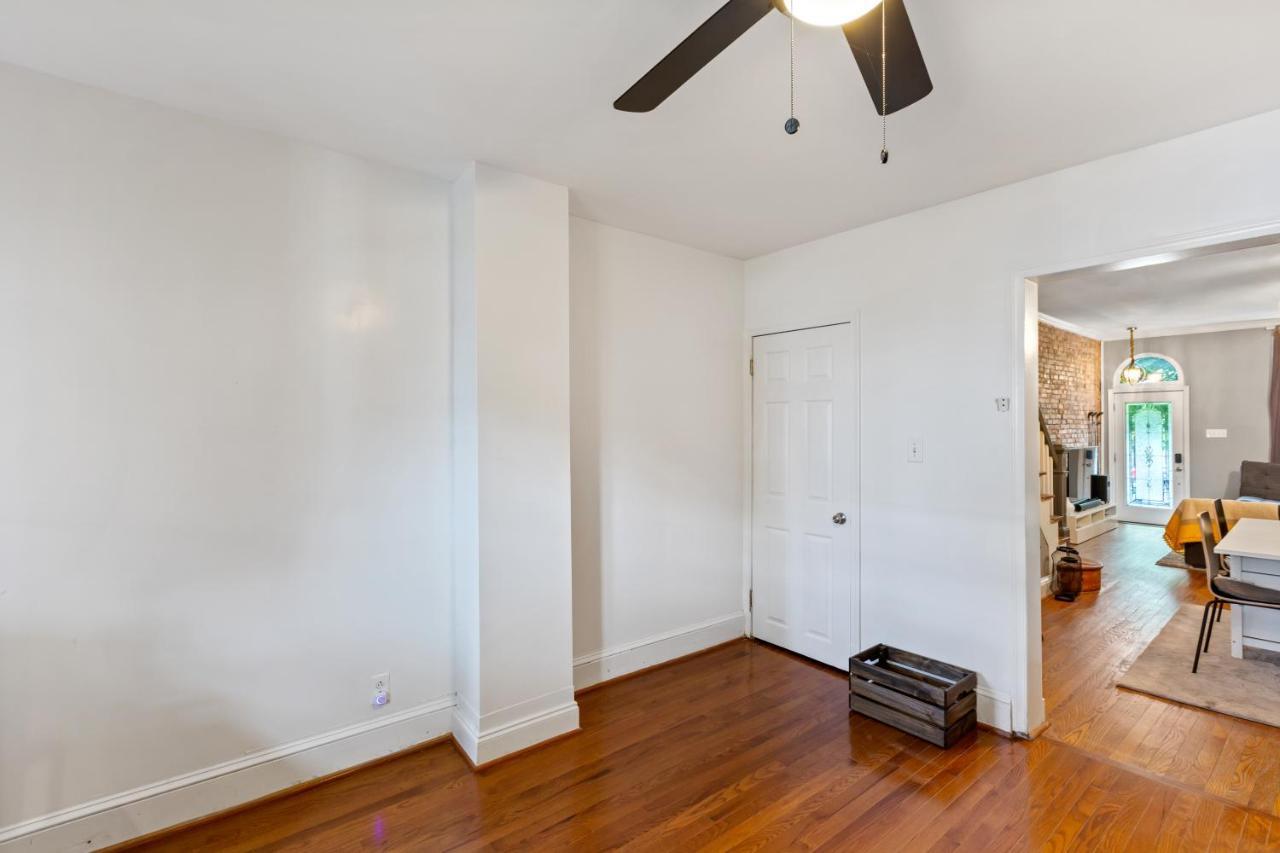 Pristine Townhouse With Rooftop Deck Near Canton! Baltimore Buitenkant foto