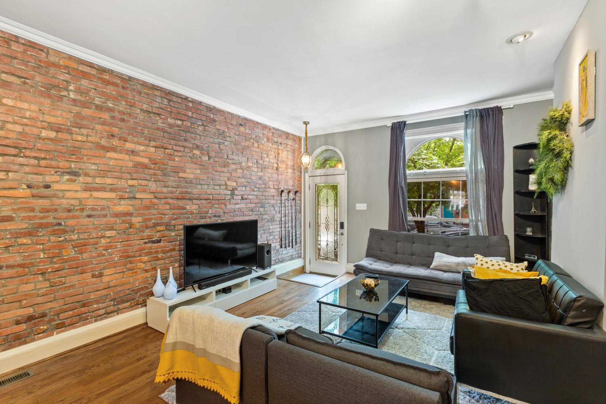 Pristine Townhouse With Rooftop Deck Near Canton! Baltimore Buitenkant foto