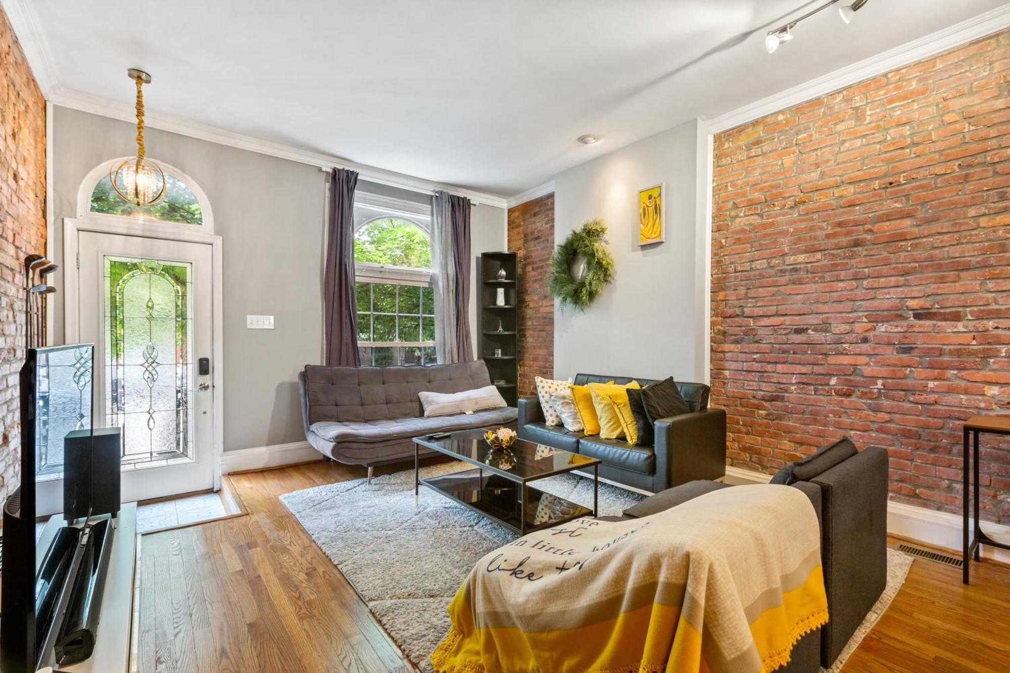 Pristine Townhouse With Rooftop Deck Near Canton! Baltimore Buitenkant foto
